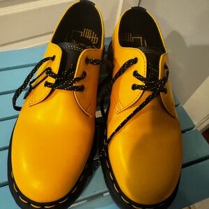 Dr. Martens NYC Special Edition oxfords iconic yellow cab leather UK 6 US 8